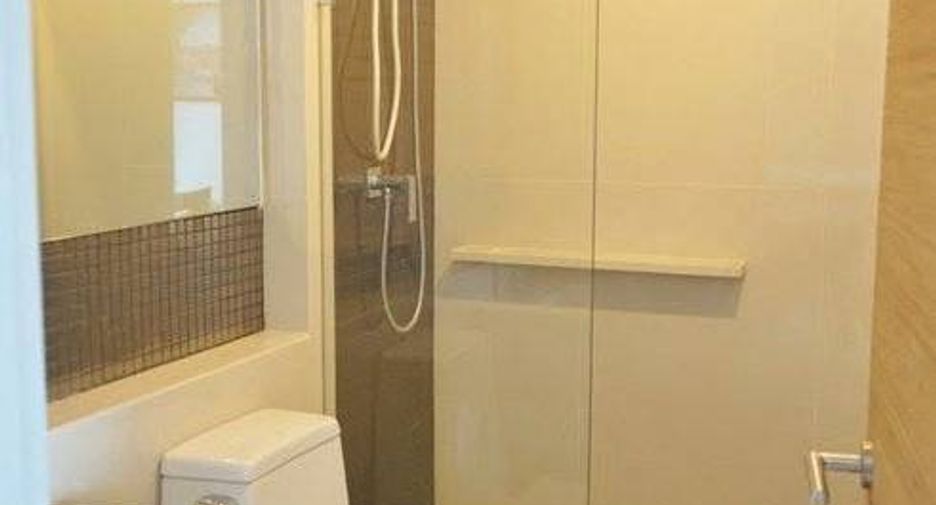 For rent 2 bedrooms condo in Phra Khanong, Bangkok