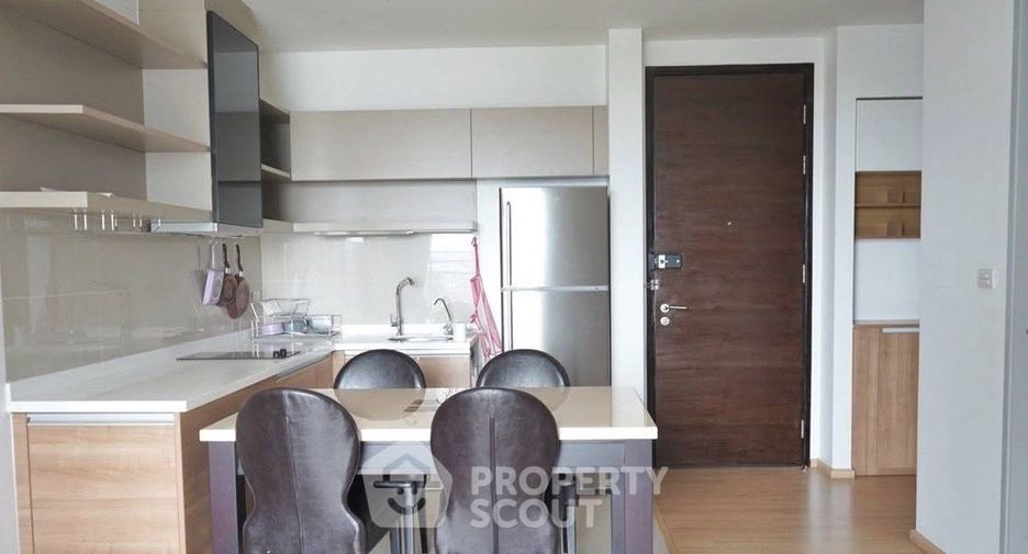 For rent 2 bedrooms condo in Phra Khanong, Bangkok