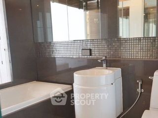 For rent 2 bedrooms condo in Phra Khanong, Bangkok