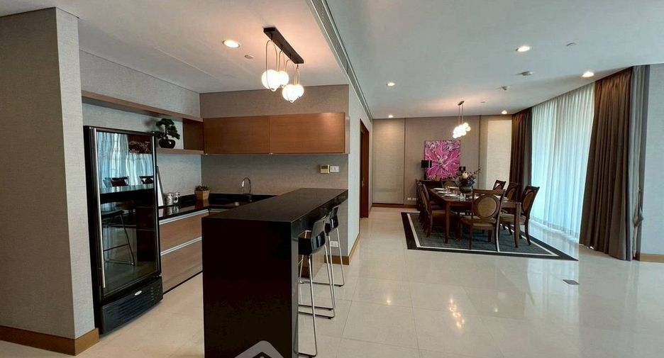Condo en alquiler de 3 habitaciones en Pathum Wan, Bangkok