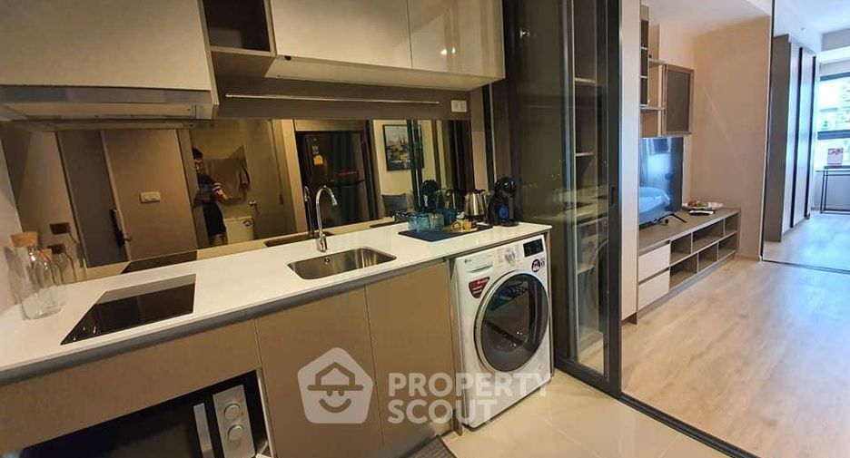 Condo en alquiler de 1 habitaciones en Khlong San, Bangkok