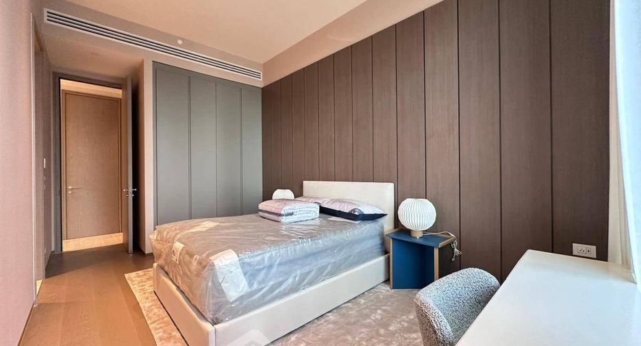 For rent 2 bedrooms condo in Pathum Wan, Bangkok