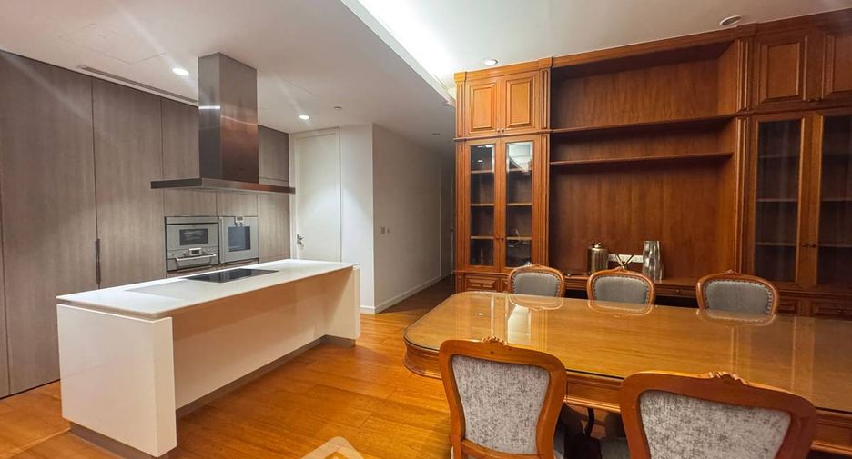 For rent 3 ベッドルーム condo in Pathum Wan, Bangkok