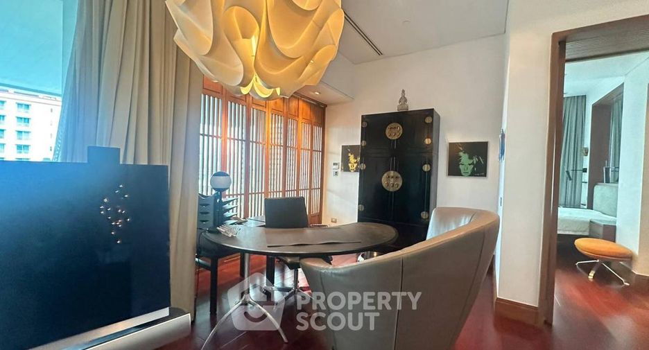 For rent 2 bedrooms condo in Watthana, Bangkok