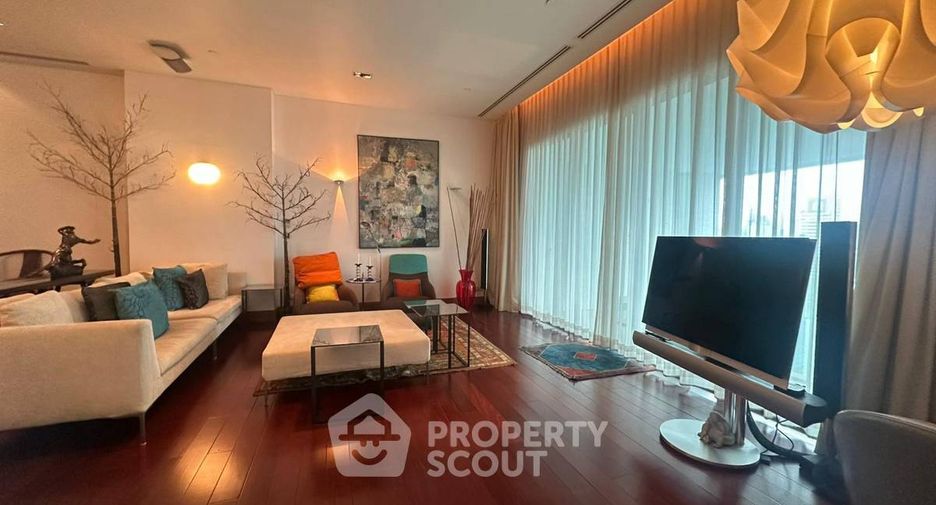 For rent 2 bedrooms condo in Watthana, Bangkok