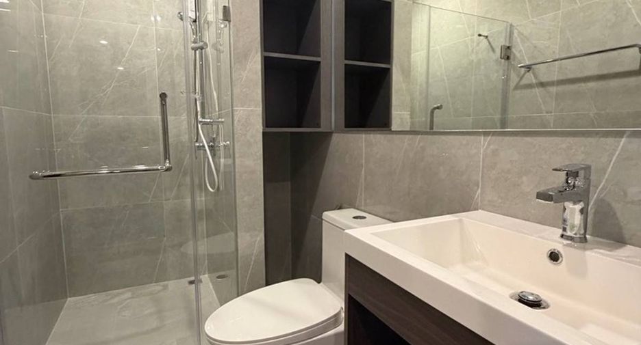 For rent 2 bedrooms condo in Huai Khwang, Bangkok