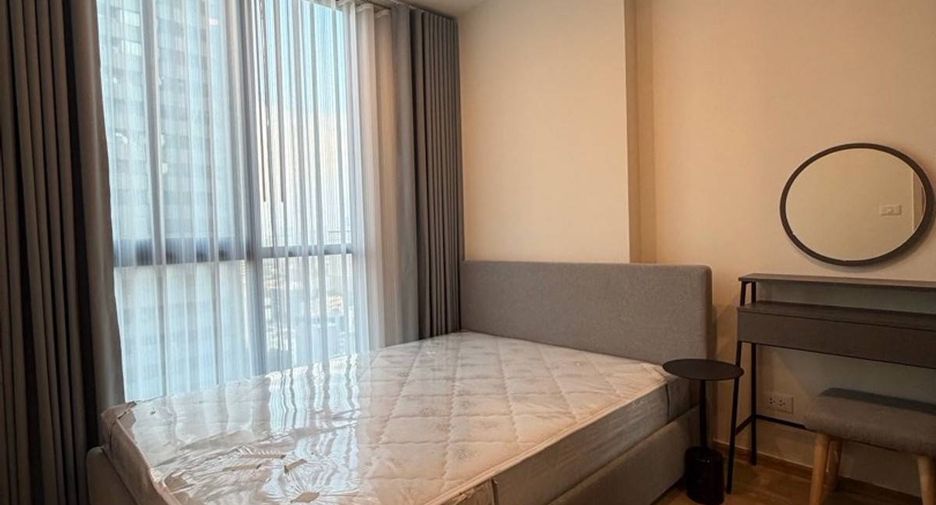 For rent 2 bedrooms condo in Huai Khwang, Bangkok