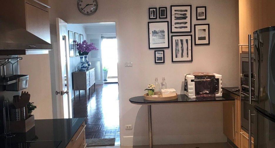 For rent 3 bedrooms condo in Watthana, Bangkok