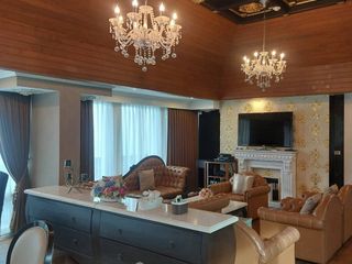 For rent 3 bedrooms condo in Phra Khanong, Bangkok