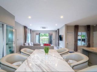 Haus zur Miete mit 4 Zimmer in Bang Khen, Bangkok