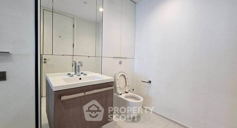 Wohnung zur Miete mit 2 Zimmer in Pathum Wan, Bangkok