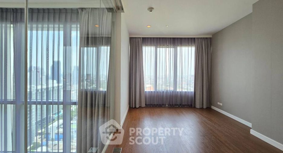 Wohnung zur Miete mit 2 Zimmer in Pathum Wan, Bangkok