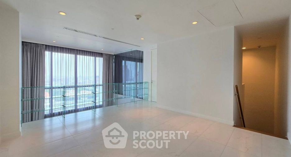 Wohnung zur Miete mit 2 Zimmer in Pathum Wan, Bangkok