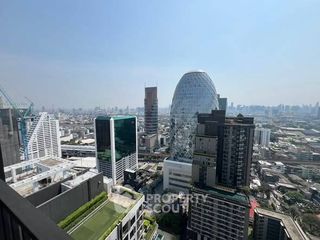 For rent 2 bedrooms condo in Phaya Thai, Bangkok