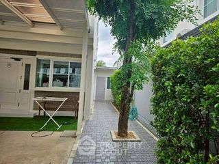 For rent 4 bedrooms townhouse in Prawet, Bangkok