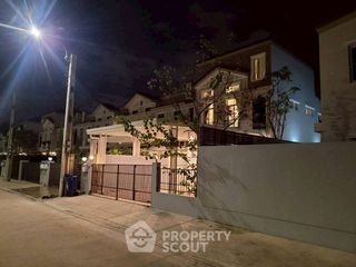 For rent 4 bedrooms townhouse in Prawet, Bangkok