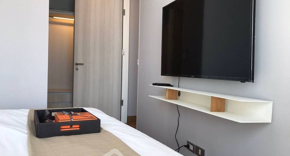 For rent 2 bedrooms condo in Khlong Toei, Bangkok