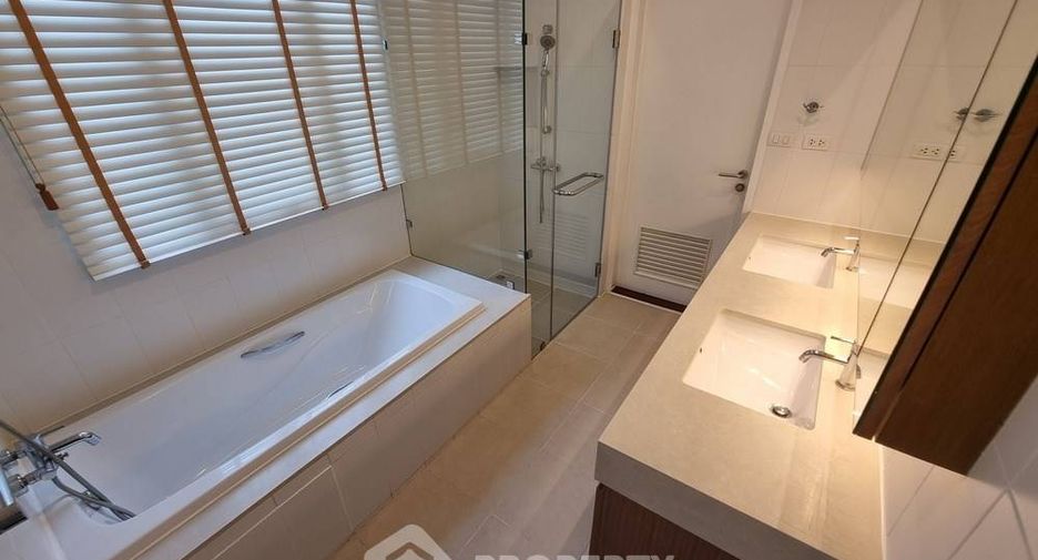 For rent 3 bedrooms apartment in Watthana, Bangkok