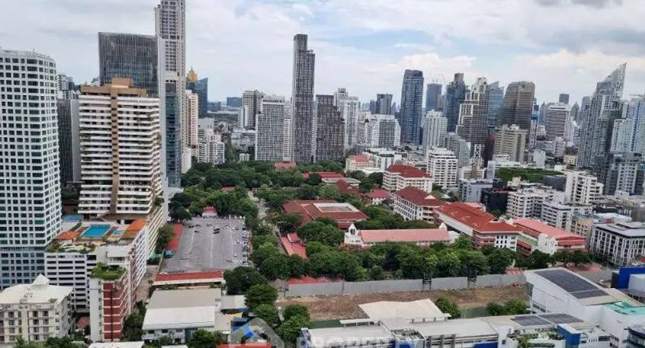 For rent 2 bedrooms condo in Watthana, Bangkok