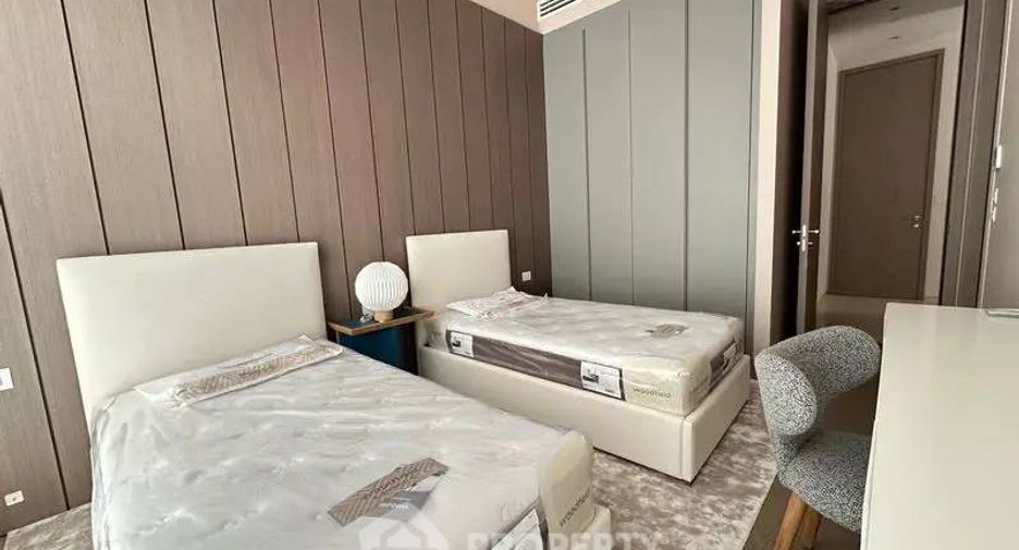 For rent 2 bedrooms condo in Pathum Wan, Bangkok