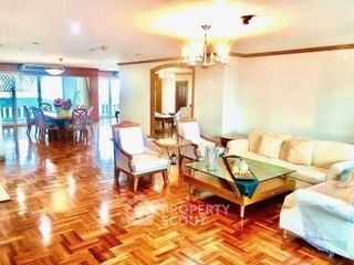 For rent 4 bedrooms apartment in Khlong Toei, Bangkok