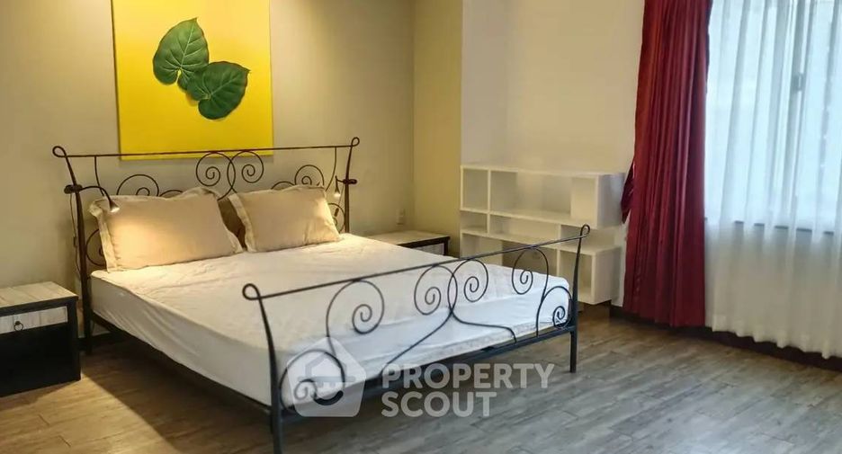 For rent 3 bedrooms condo in Khlong Toei, Bangkok