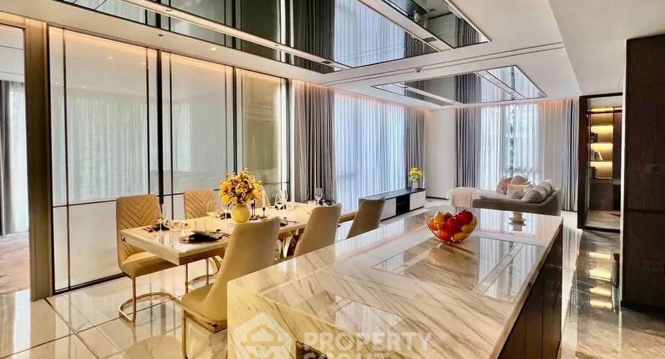 Condo en alquiler de 3 habitaciones en Watthana, Bangkok