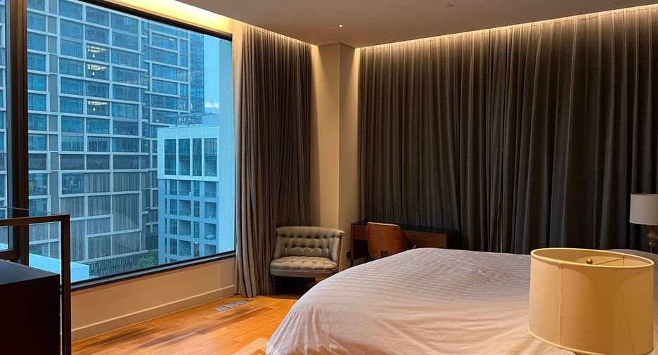 For rent 3 bedrooms condo in Pathum Wan, Bangkok