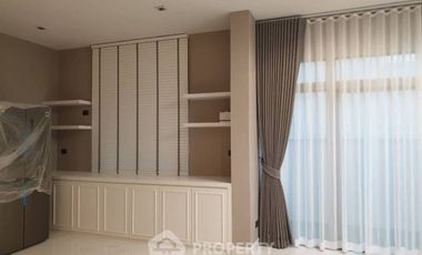 Casa en alquiler de 4 habitaciones en Lat Krabang, Bangkok