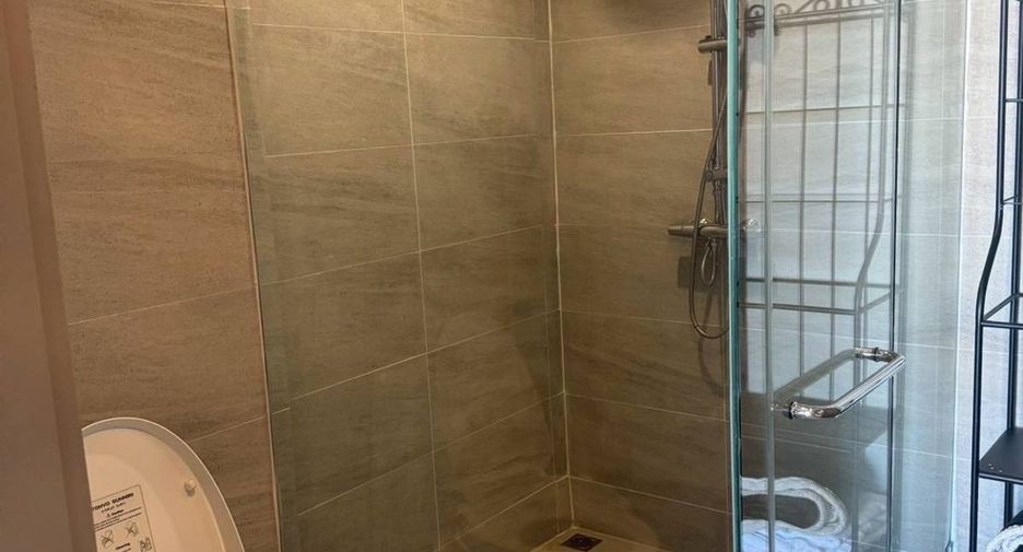 For rent 1 bed condo in Pathum Wan, Bangkok