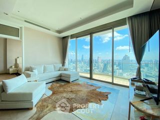 For rent 2 bedrooms condo in Khlong San, Bangkok