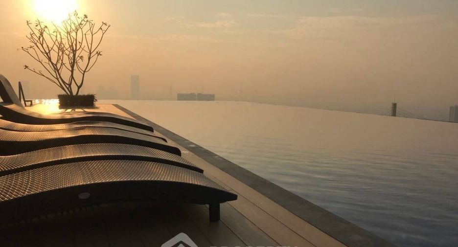 For rent 2 bedrooms condo in Yan Nawa, Bangkok
