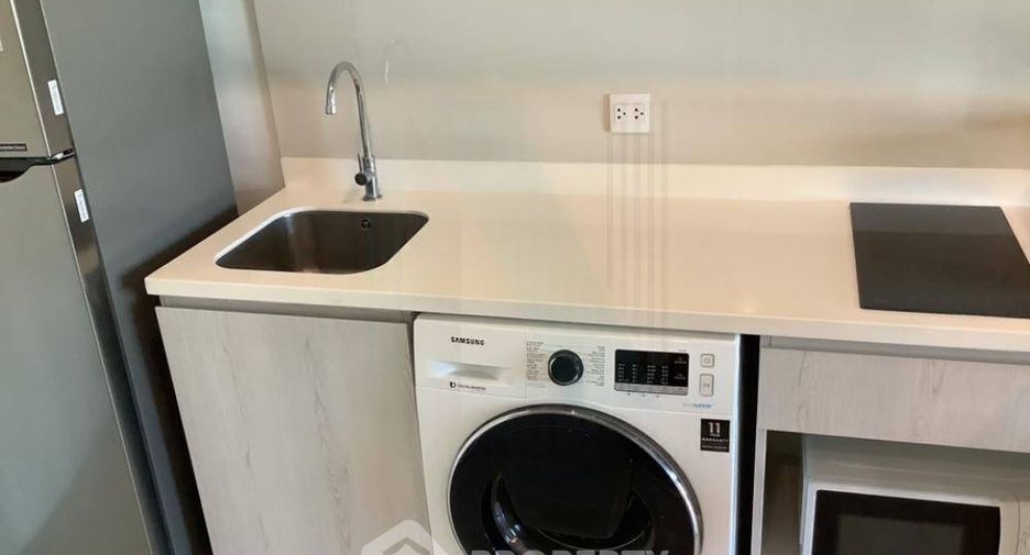 Wohnung zur Miete mit 1 Zimmer in Pathum Wan, Bangkok