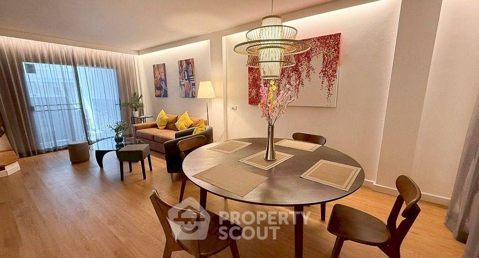 Casa adosada en alquiler de 3 habitaciones en Phasi Charoen, Bangkok