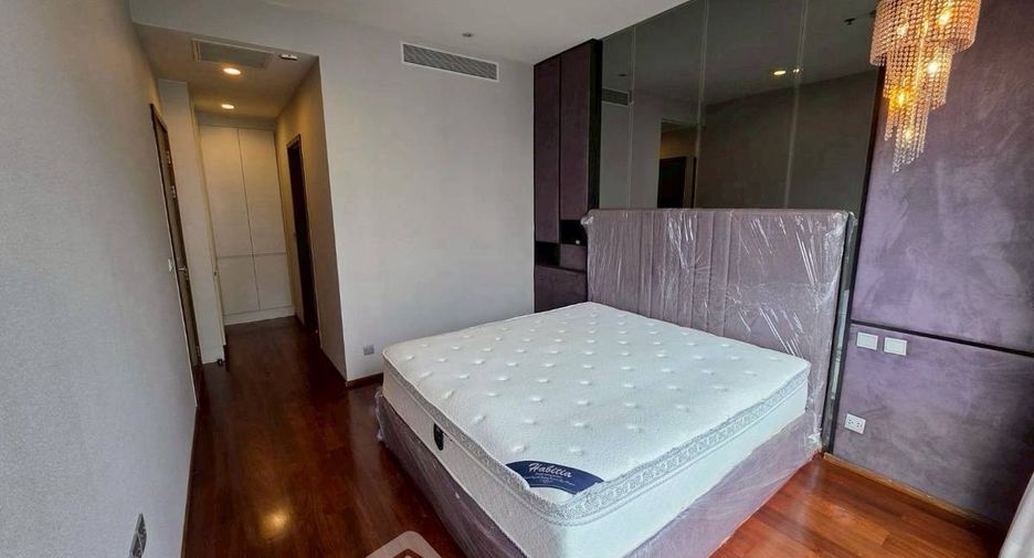 For rent 2 bedrooms condo in Watthana, Bangkok