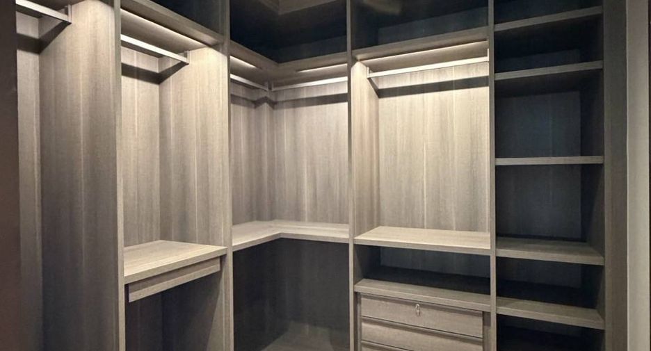 Apartment zur Miete mit 2 Zimmer in Pathum Wan, Bangkok