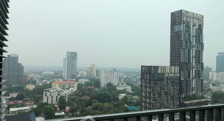 For rent 2 bedrooms condo in Khlong Toei, Bangkok