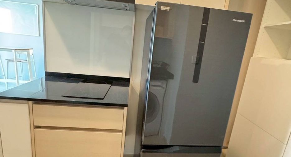 For rent 2 bedrooms condo in Huai Khwang, Bangkok