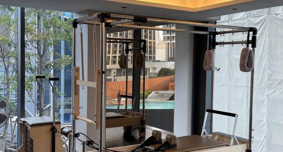 For rent 2 bedrooms condo in Khlong Toei, Bangkok