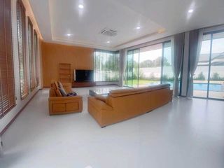 Villa en alquiler de 4 habitaciones en Bang Lamung, Chonburi