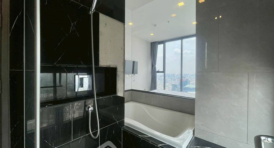 For rent 2 bedrooms condo in Huai Khwang, Bangkok