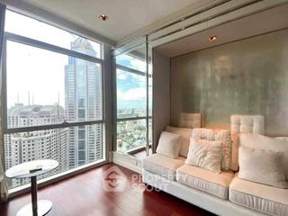 For rent 2 bedrooms condo in Pathum Wan, Bangkok