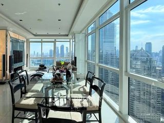For rent 2 bedrooms condo in Pathum Wan, Bangkok