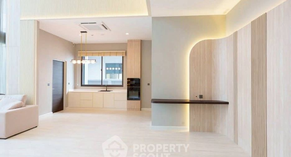 Haus zur Miete mit 5 Zimmer in Suan Luang, Bangkok