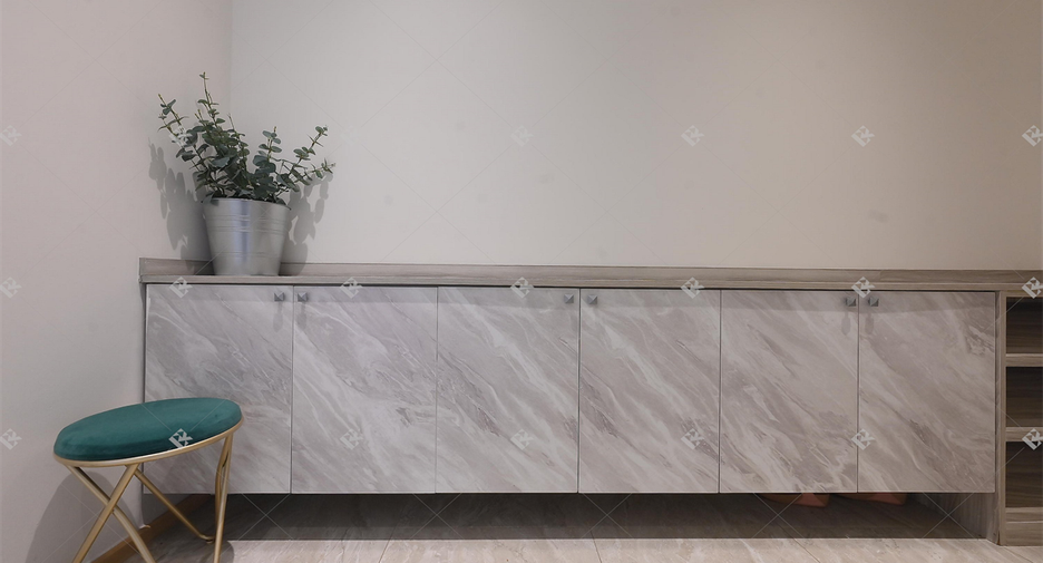 For rent 2 bedrooms condo in Huai Khwang, Bangkok