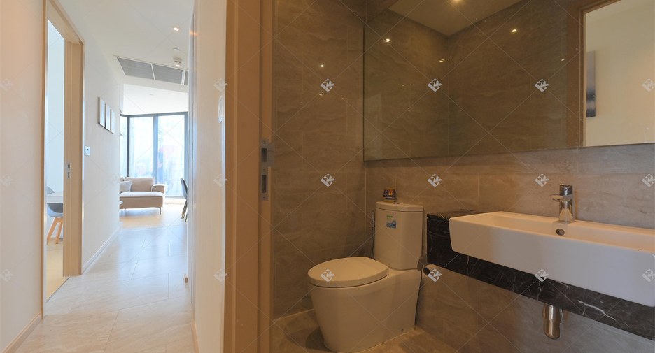 For rent 2 bedrooms condo in Huai Khwang, Bangkok