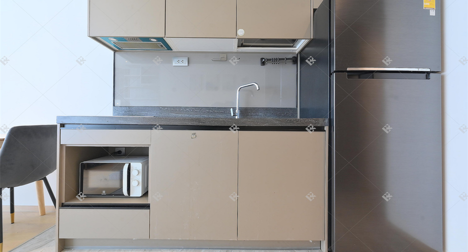 For rent 2 bedrooms condo in Huai Khwang, Bangkok