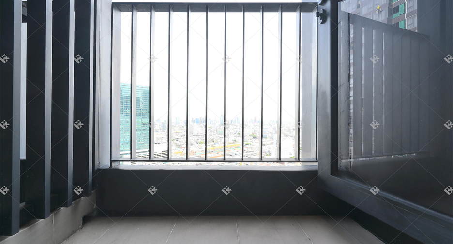 For rent 2 bedrooms condo in Huai Khwang, Bangkok