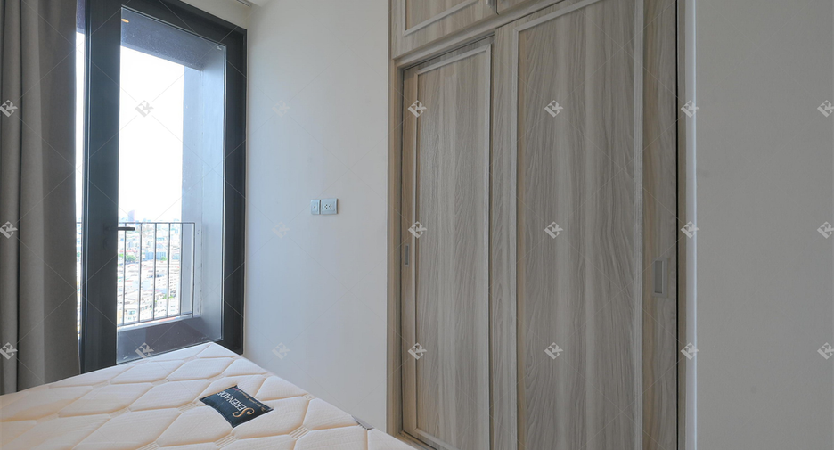 For rent 2 bedrooms condo in Huai Khwang, Bangkok