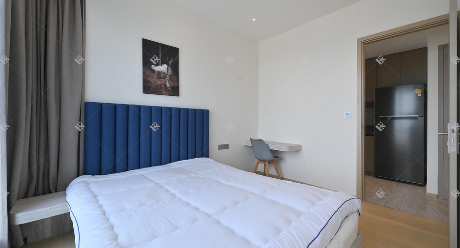For rent 2 bedrooms condo in Huai Khwang, Bangkok